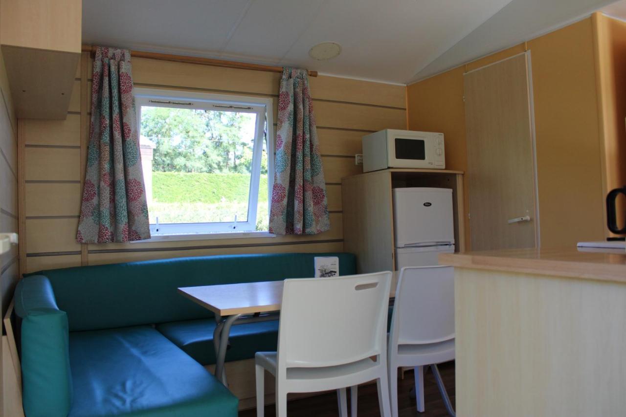 Camping Familial Paisible Avec Piscine, Mobil Home , Chalet, Studio & Emplacement Nue Casties-Labrande Экстерьер фото