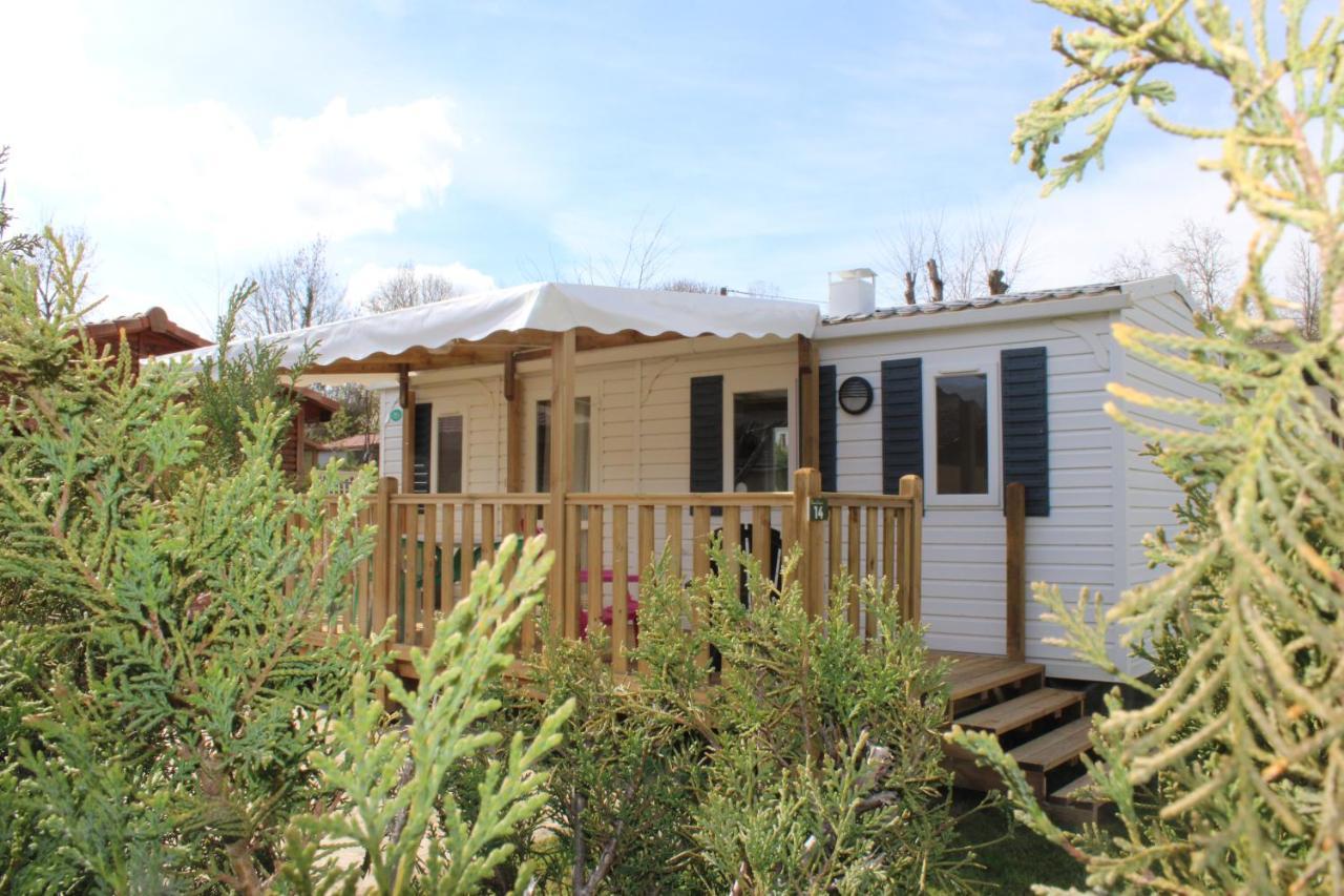 Camping Familial Paisible Avec Piscine, Mobil Home , Chalet, Studio & Emplacement Nue Casties-Labrande Экстерьер фото