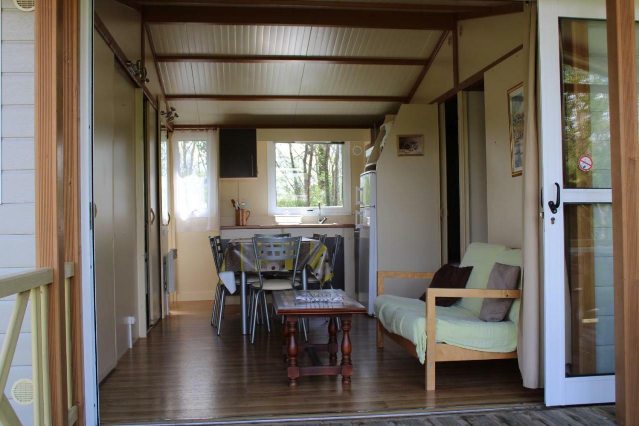 Camping Familial Paisible Avec Piscine, Mobil Home , Chalet, Studio & Emplacement Nue Casties-Labrande Экстерьер фото